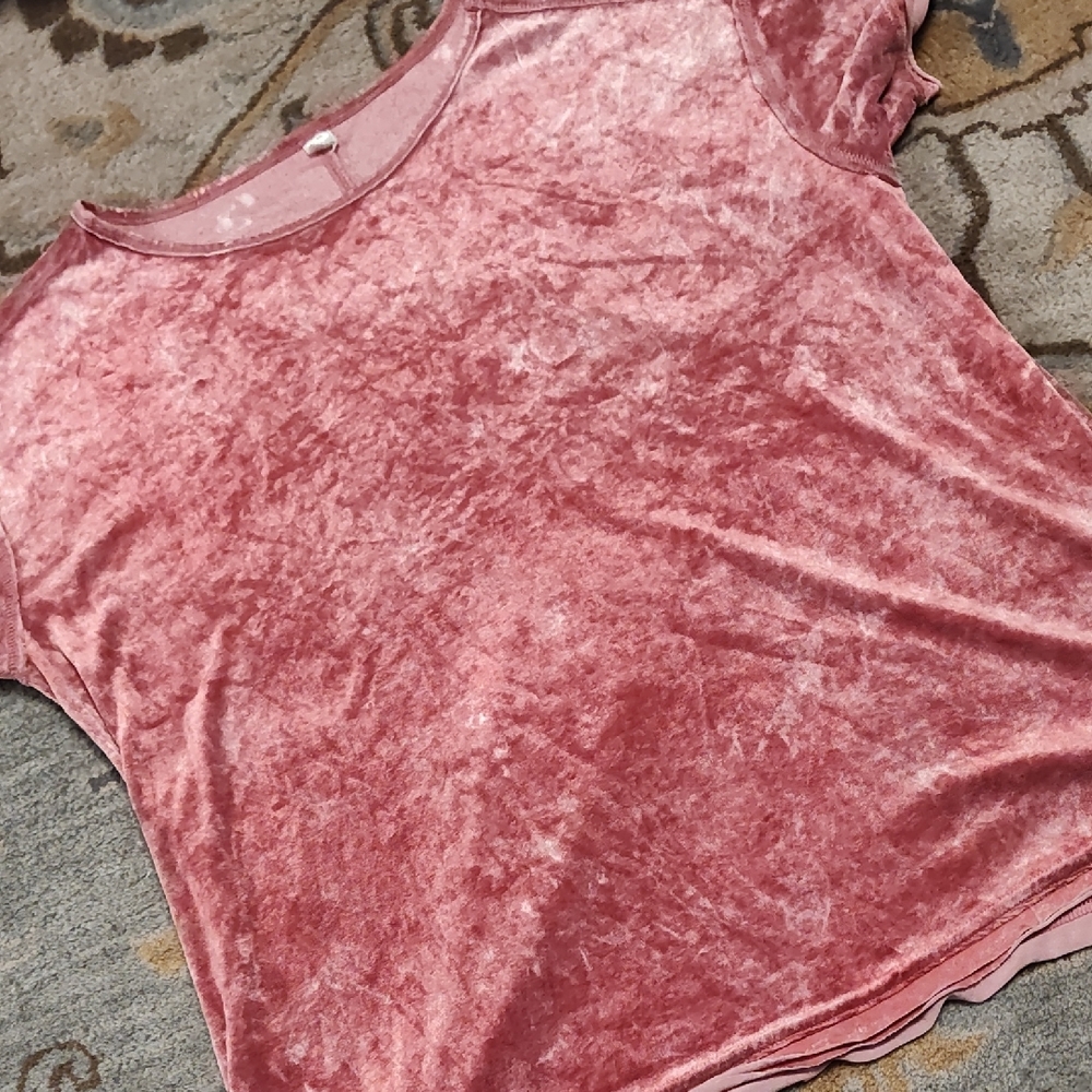Crushed Velvet Short Sleeve Tee in Dusty Rose
